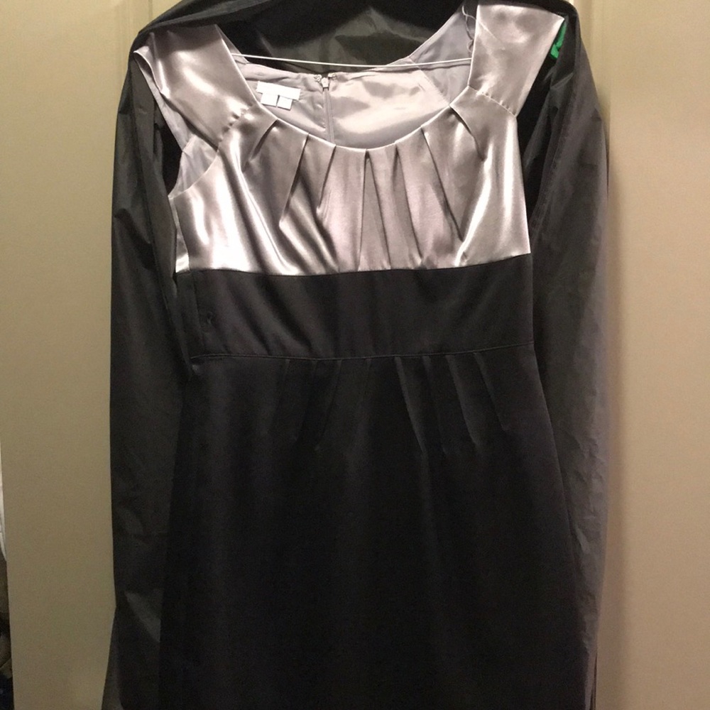 Black/lilac cocktail dress
